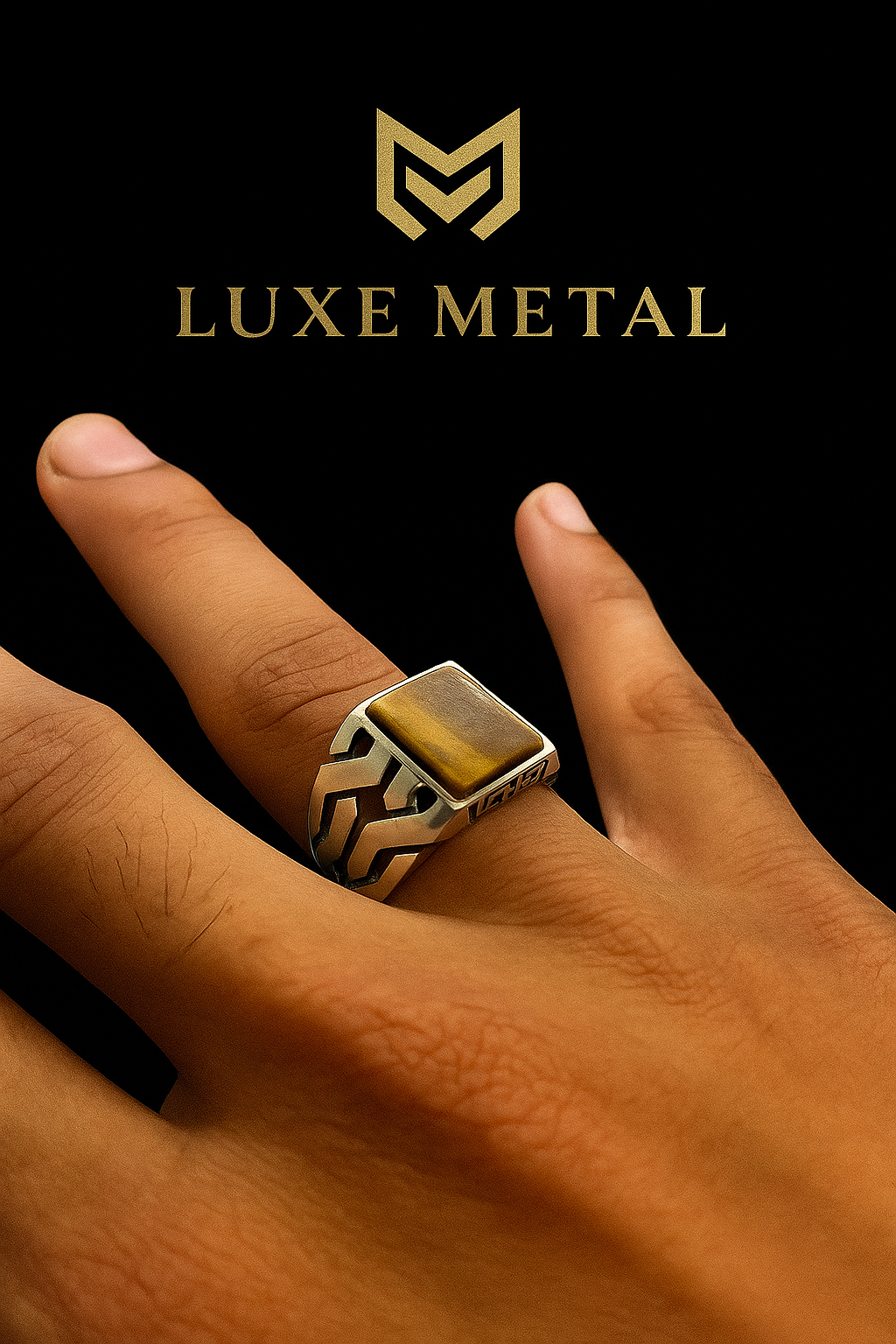 Emerald Crest Ring – Prestige Edition