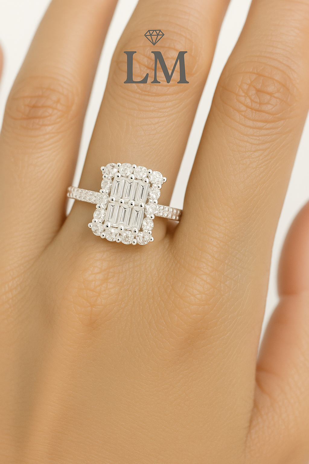 Luxe Radiance Diamond Ring