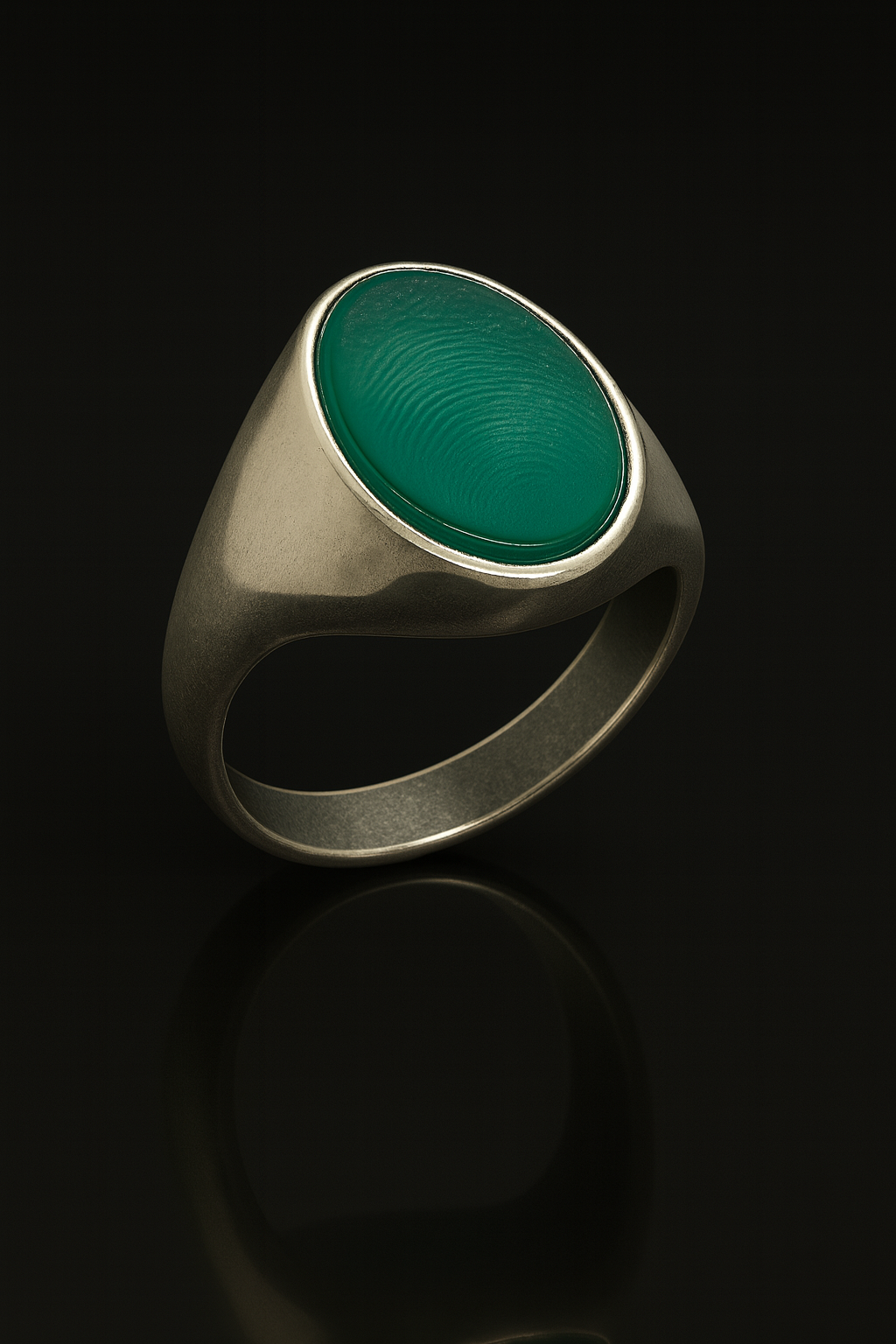 Emerald Mist Ring – Luxe Metal Classic Edition