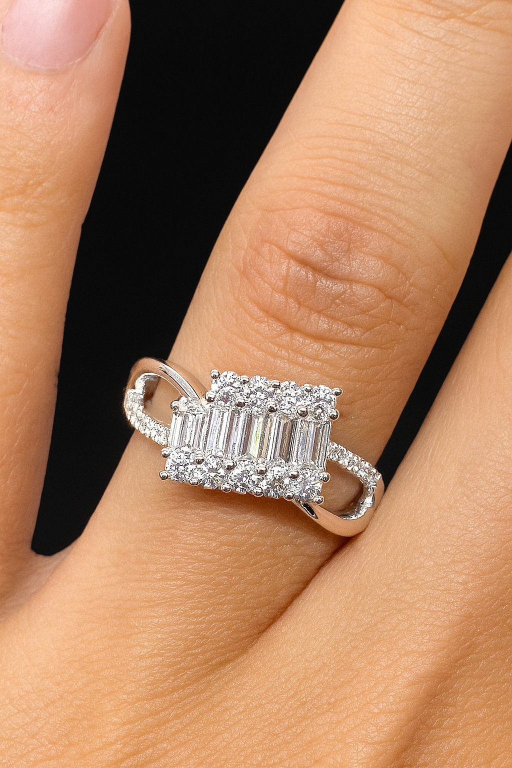 Luxe Radiance Diamond Ring