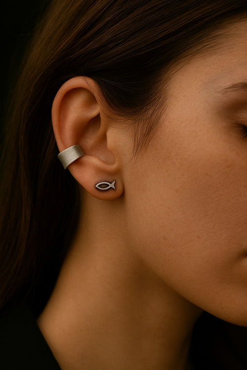 Minimal Fish Stud