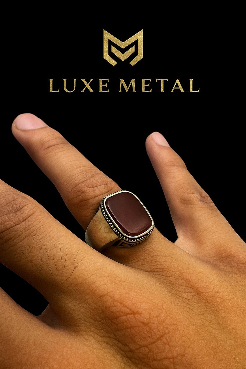 Crimson Valor Ring – Luxe Metal Signature Series